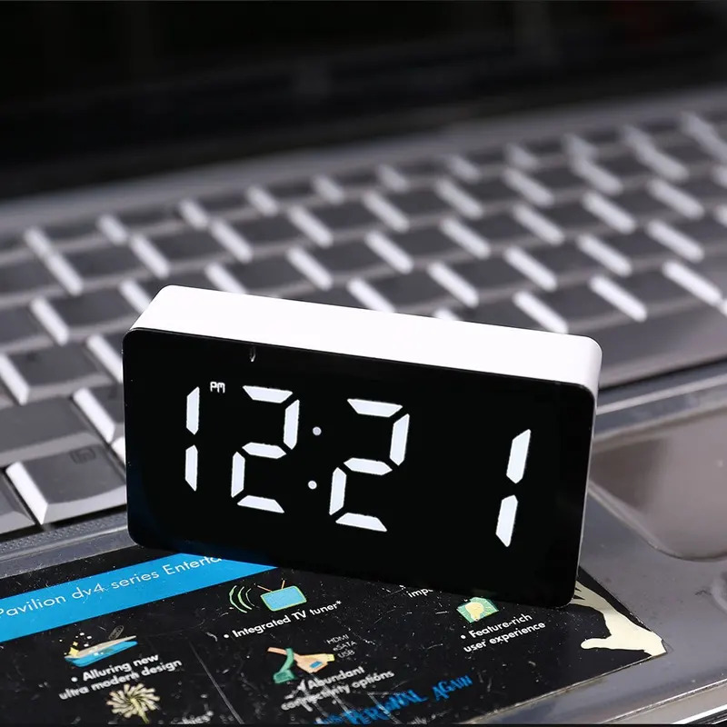 LED Electronic Watch Mirror Al - Electronics Gadgets Wholesale のレビューと価格