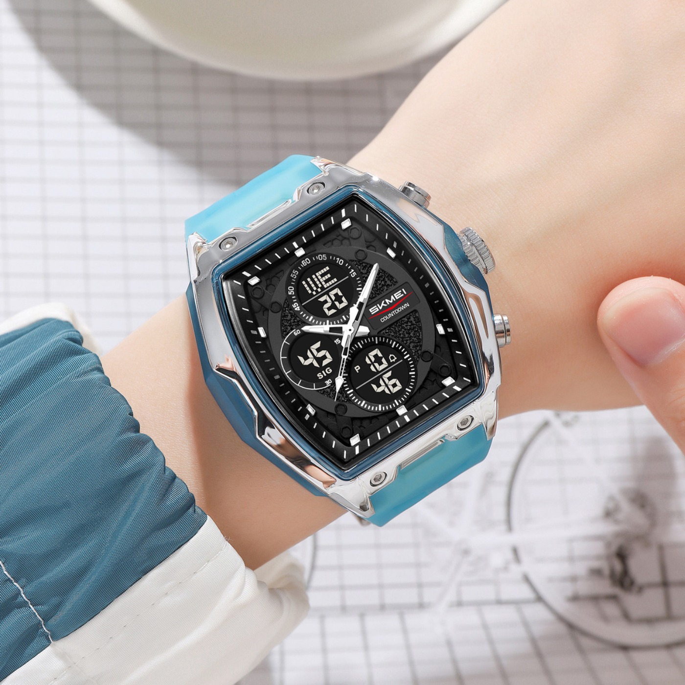 2601 Wristwatch Digital Electr - Digital Alarm Clock のレビューと価格