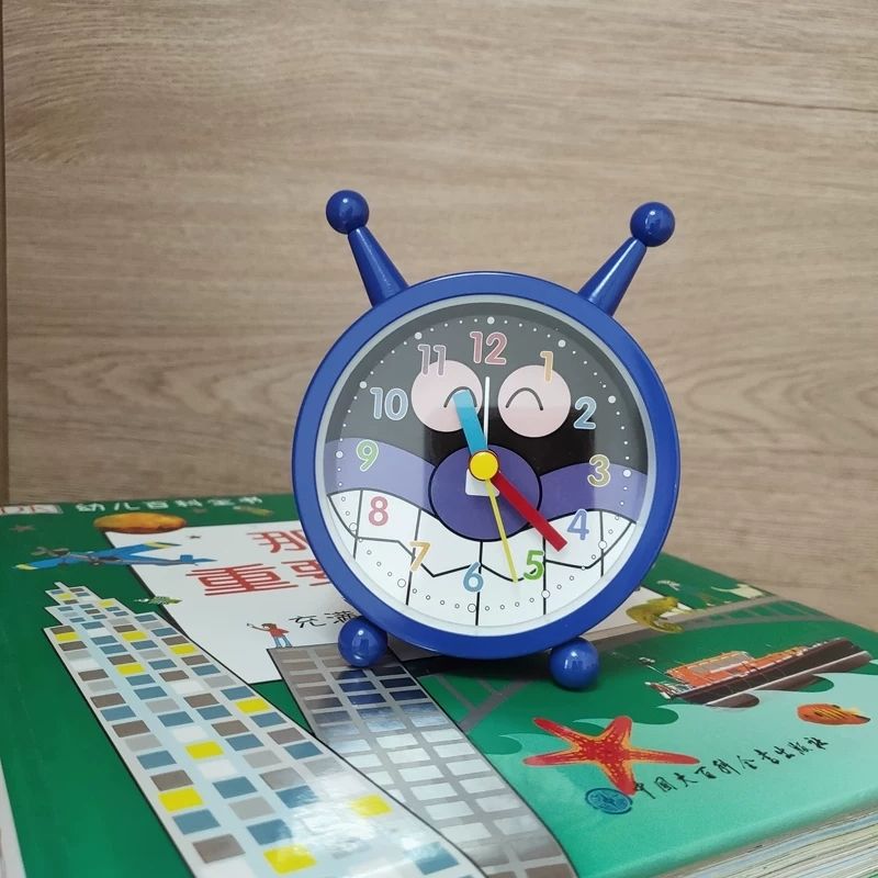 Anpanman Cute Alarm Clock Stud - Digital Alarm Clock のレビューと価格